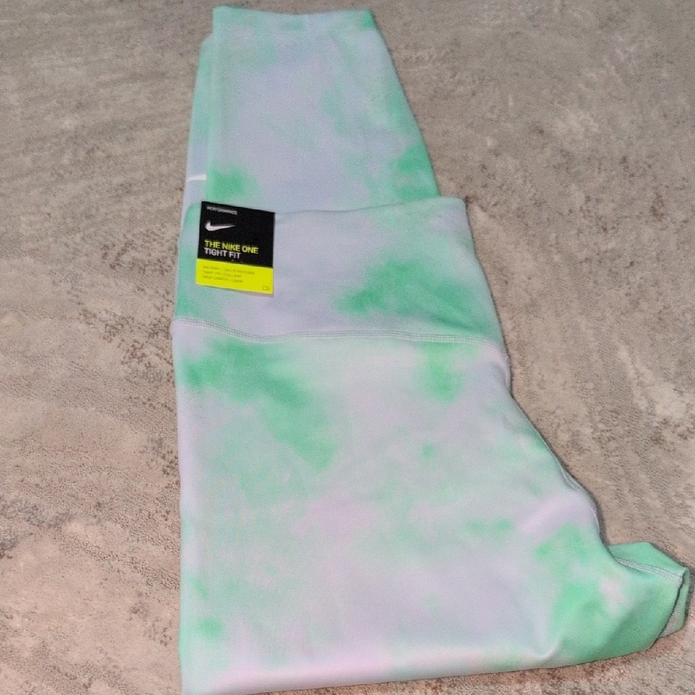 Nike Green and White Leggings for Casual Comfort